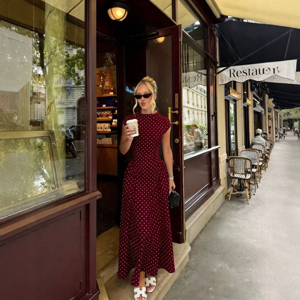 Vestido Midi de Lunares con Cinturón