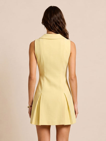Vestido Mini con Cuello Estructurado