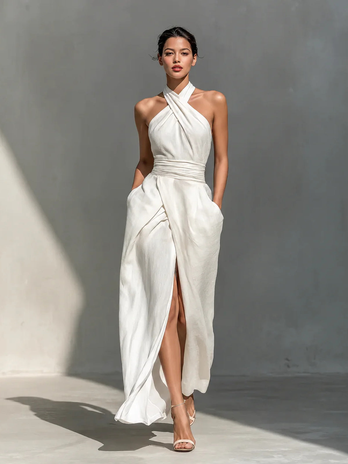 Vestido Maxi Halter Cruzado con Abertura