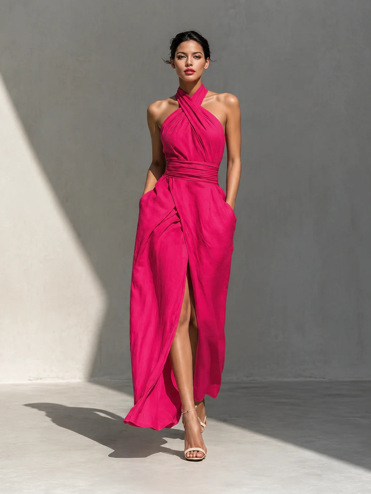 Vestido Maxi Halter Cruzado con Abertura