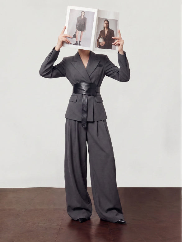 Conjunto Blazer Entallado con Cinturón y Pantalón Wide-Leg