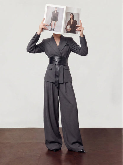 Conjunto Blazer Entallado con Cinturón y Pantalón Wide-Leg