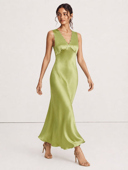 Vestido Maxi Satinado Cuello Festoneado