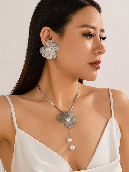 Collar Filigrana Floral y Perlas